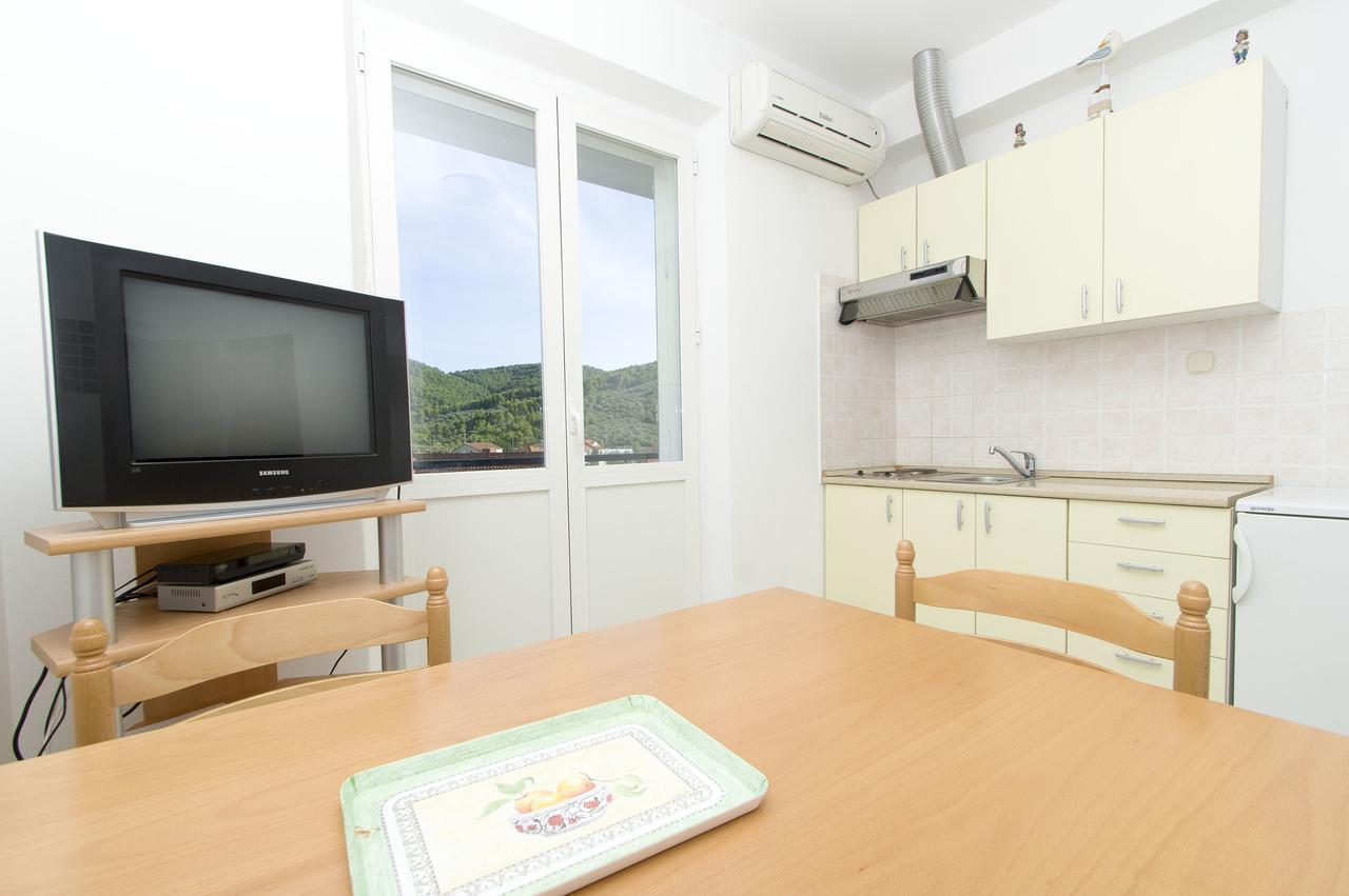 Apartments Вела-Лука Екстер'єр фото